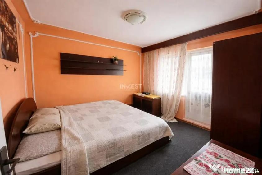 Apartament cu 3 camere decomandat în Nicolina