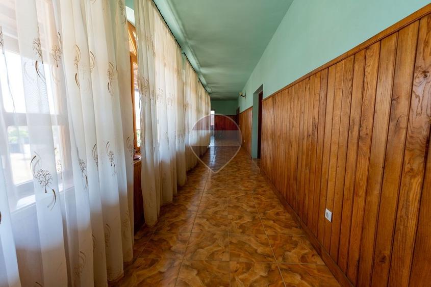 Casă individuală cu 3 camere cu Teren 3166 Mp în Burjuc