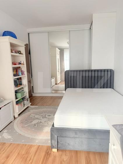 Apartament cu 2 camere semidecomandat, mobilat în Bună Ziua