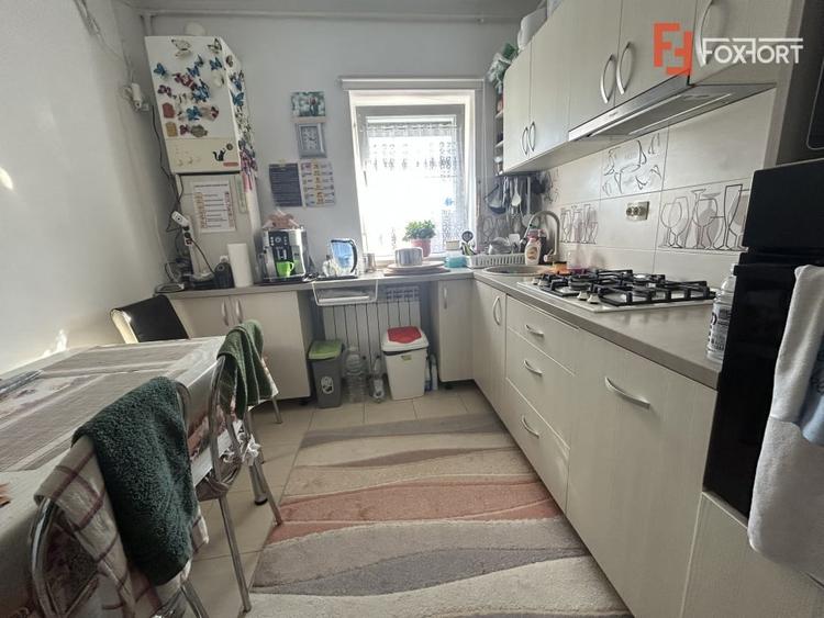 Apartament cu 3 camere semidecomandat, mobilat în Șag