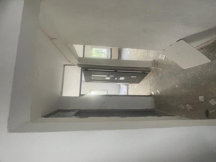 Apartament cu 3 camere nedecomandat în Central