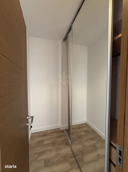 Apartament cu 4 camere decomandat în Est
