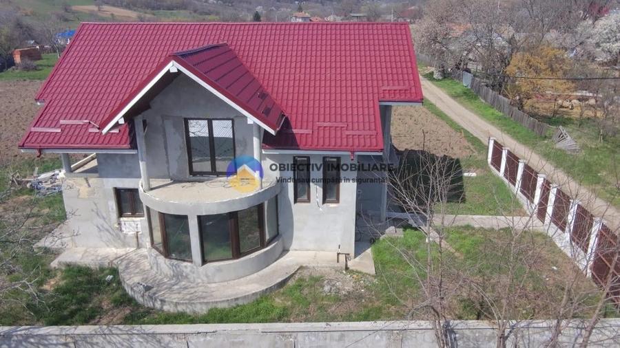 Casă cu 4 camere cu Teren 953 Mp în Gura Văii