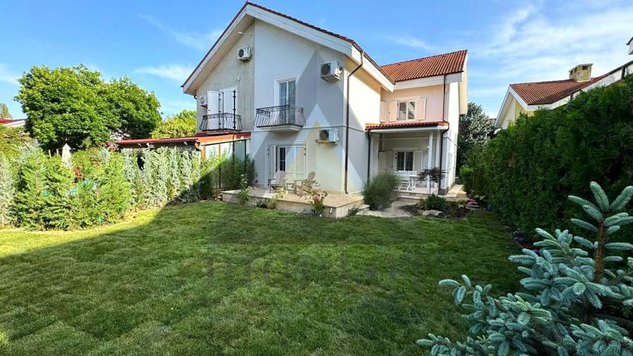 Duplex cu 5 camere cu Canalizare în Iancu Nicolae