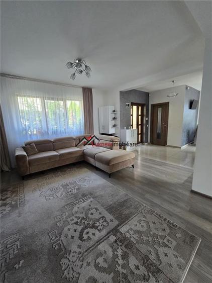 Duplex cu 4 camere cu Teren 258 Mp în Florești