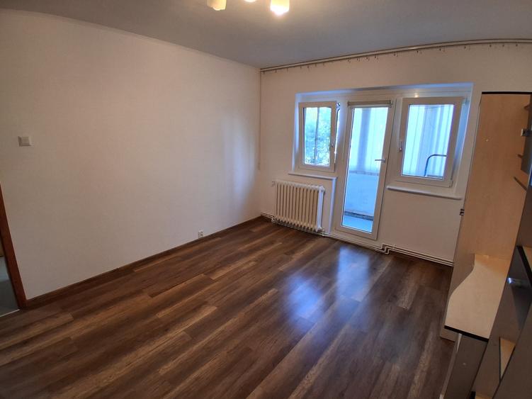 Apartament cu 2 camere semidecomandat în Păcurari