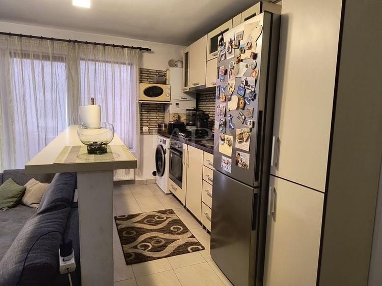 Apartament cu 3 camere semidecomandat, mobilat în Florești — fotografia 3