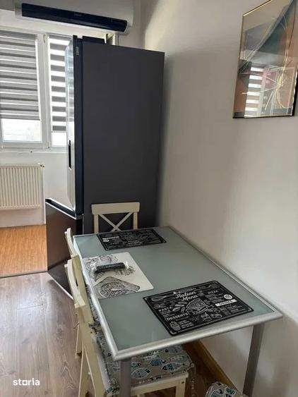 Apartament cu 3 camere decomandat, mobilat în Titan