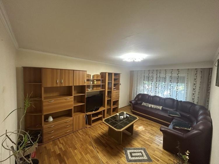 Apartament cu 2 camere decomandat în Trivale