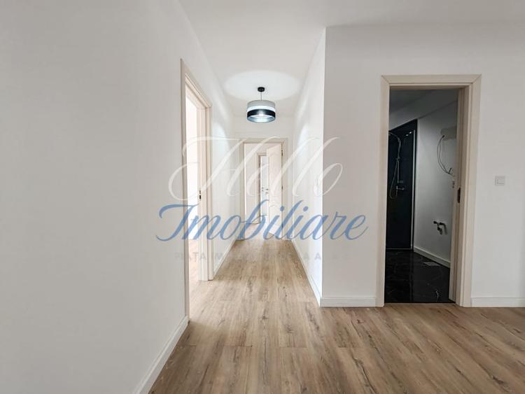 Apartament cu 4 camere semidecomandat în Dâmbul Rotund