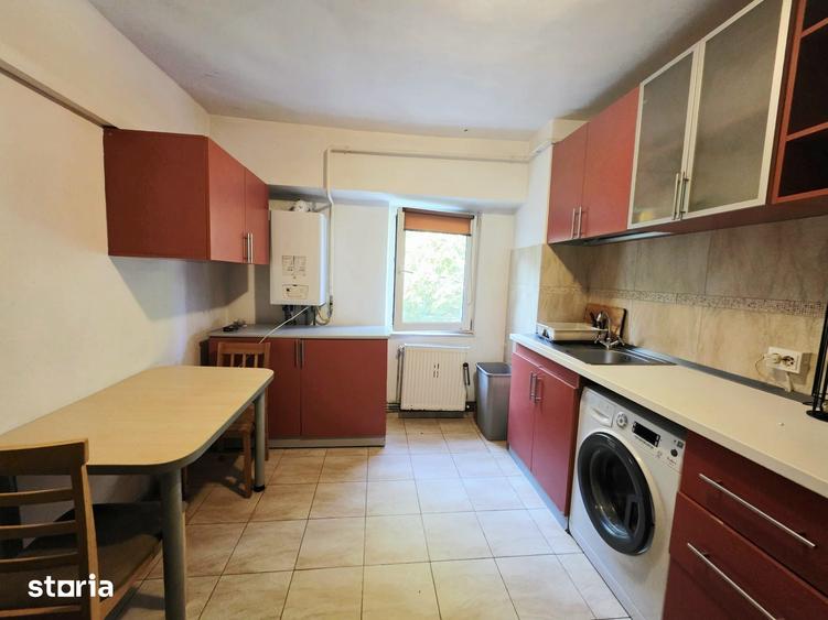 Apartament cu 2 camere decomandat în Nicolina