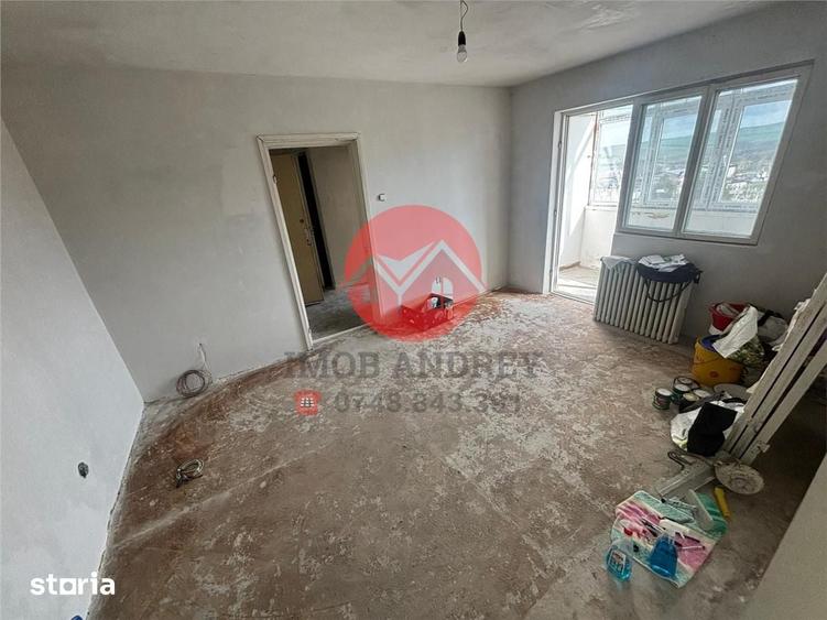 Apartament cu 3 camere decomandat în Neptun