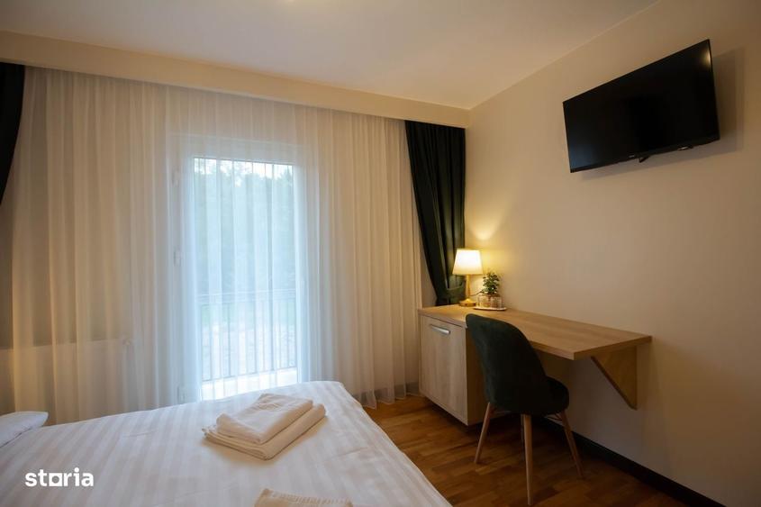 Casă cu 4 camere cu Teren 4000 Mp în Central
