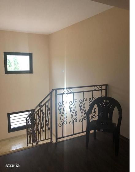 Casă cu 6 camere cu Teren 500 Mp în Petrăchioaia