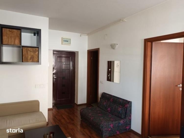 Garsonieră decomandată în Titan