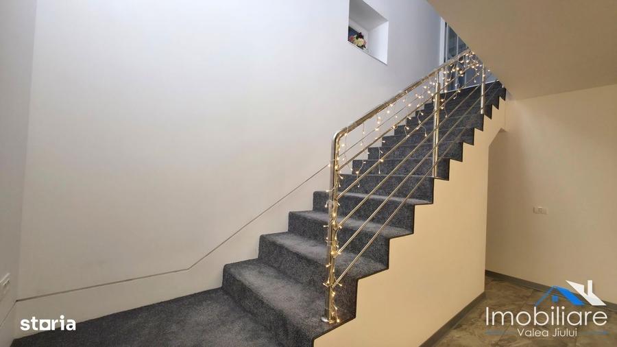 Casă cu 4 camere în Petros