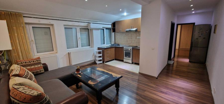 Apartament cu 2 camere semidecomandat în Lipovei
