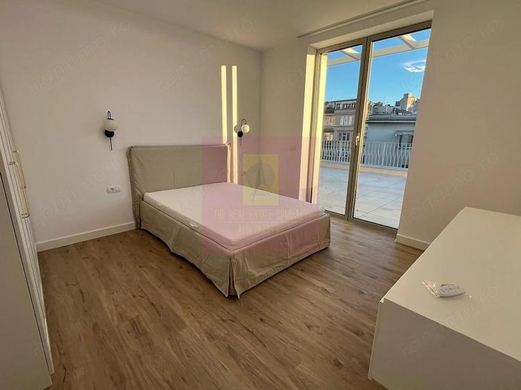 Apartament cu 4 camere decomandat în Central