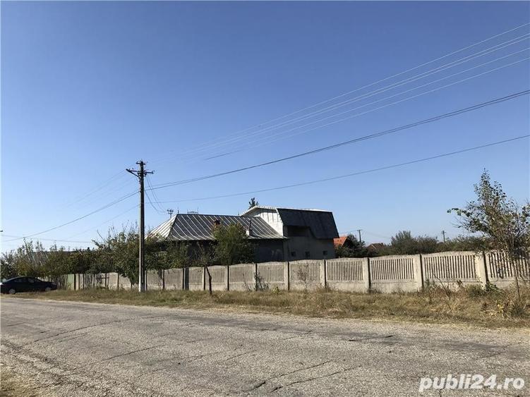 Casă cu 5 camere cu Teren 5500 Mp în Teslui