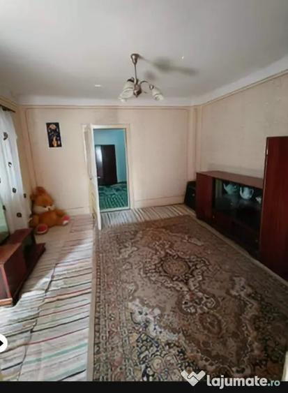 Casă cu 4 camere în Adânca