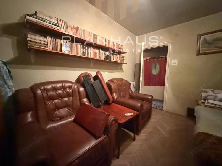 Apartament cu 4 camere decomandat în Central