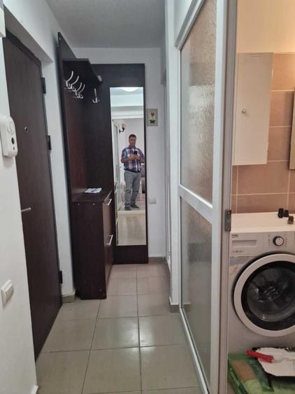 Garsonieră decomandată în Central