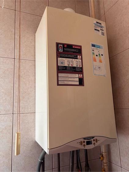 Apartament cu 2 camere decomandat în 1 Decembrie