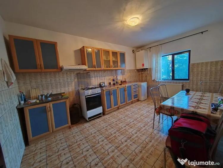 Casă cu 4 camere cu Teren 635 Mp în Bucium