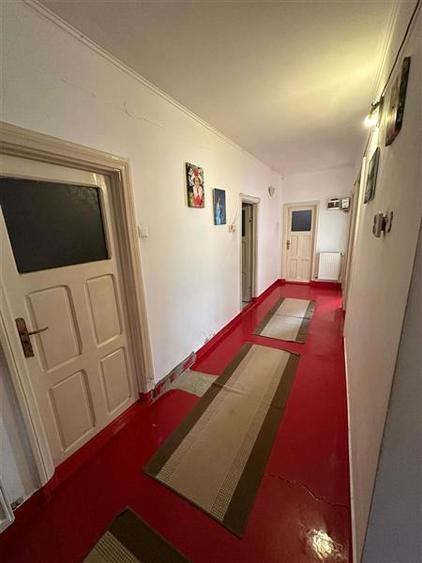 Casă individuală cu 4 camere cu Canalizare în Rahova