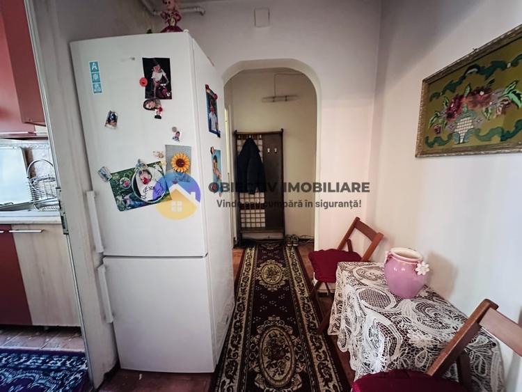 Apartament cu 3 camere semidecomandat în Dărmănești