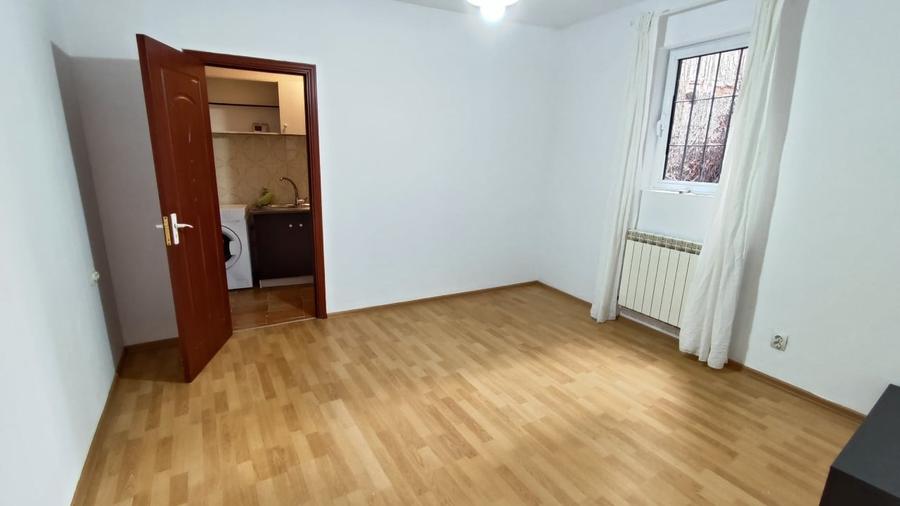 Casă individuală cu 6 camere cu Canalizare în Decebal