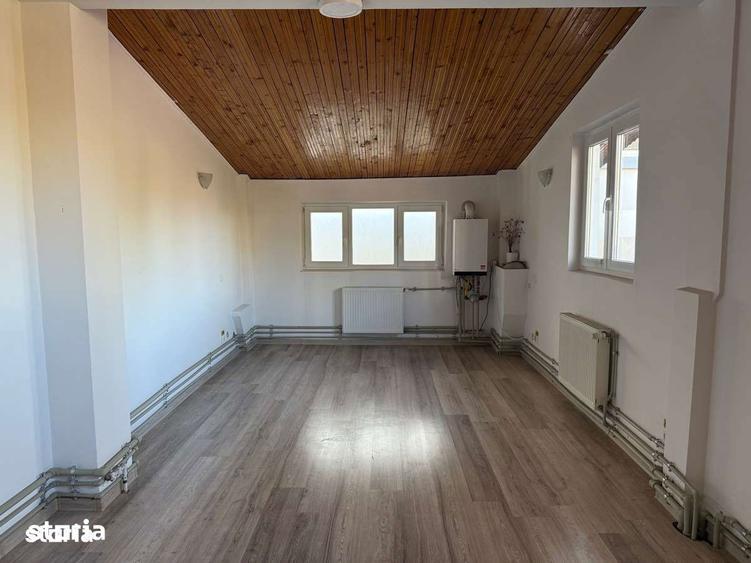 Inchiriez birou de 25mp la etajul 1 al unui showroom din Baneasa - 6