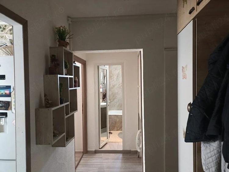 Apartament cu 3 camere decomandat în Găvana