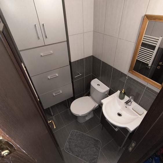 Apartament cu 3 camere decomandat în Exterior Vest