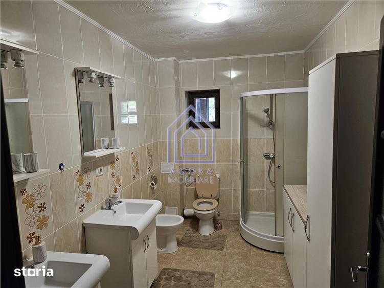 Casă cu 5 camere cu Teren 780 Mp în Central