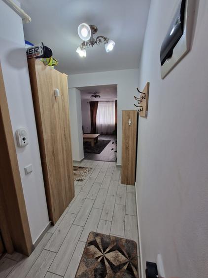 Apartament cu 2 camere decomandat în Tractorul