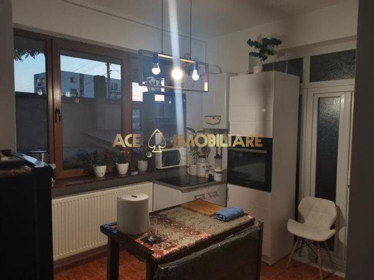 Garsonieră decomandată, mobilată în Gorjului