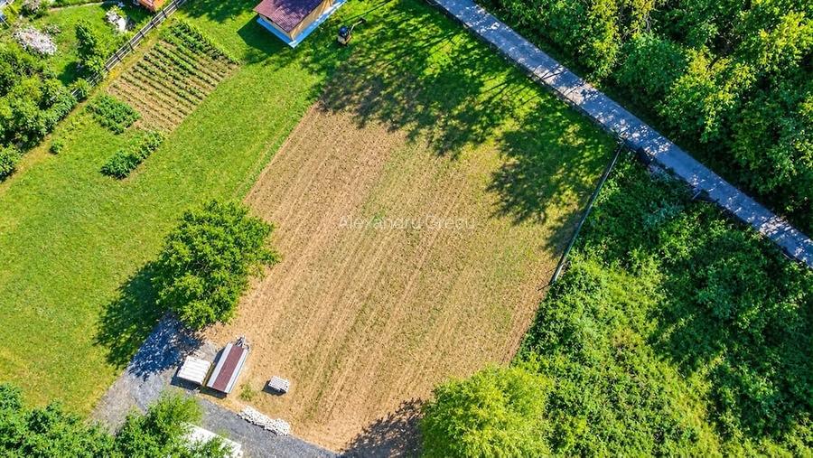 Teren intravilan Daesti Fedelesoiu Valcea 2500 MP