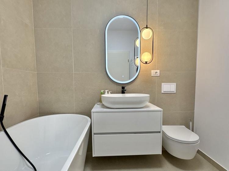 Apartament cu 3 camere decomandat în Ghiroda