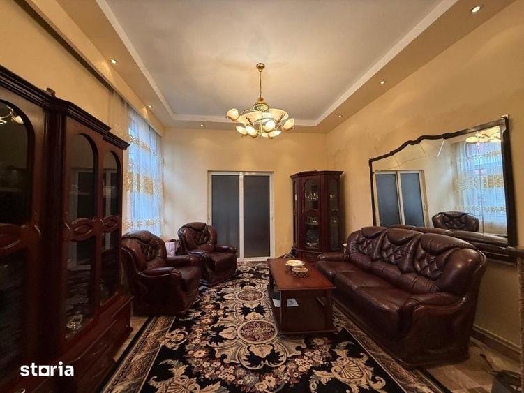Casă cu 4 camere cu Teren 490 Mp în Central
