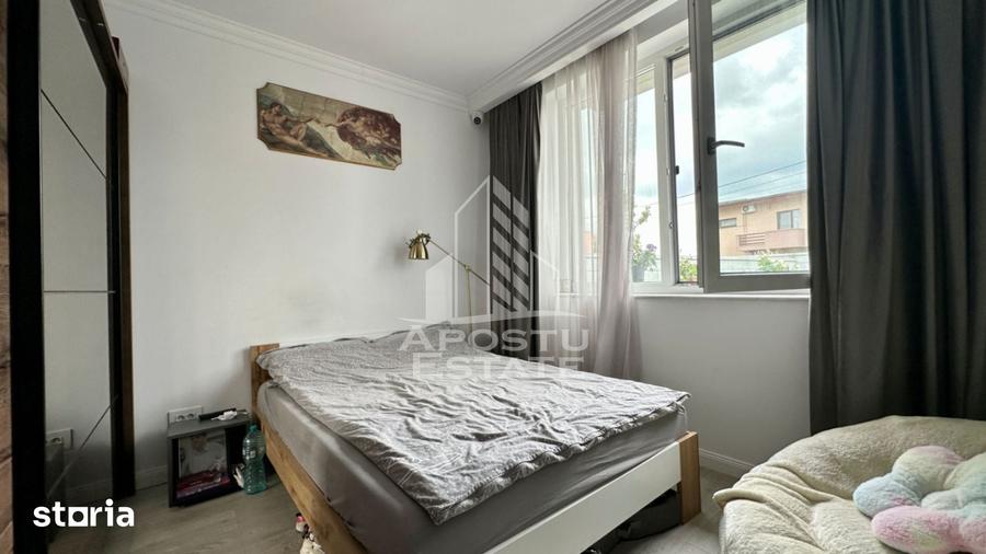Jumatat de duplex cu 5 camere de vanzare in Dumbravita - 1
