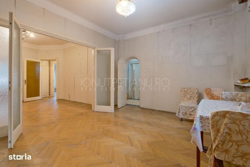 Apartament cu 4 camere decomandat în Armeneasca