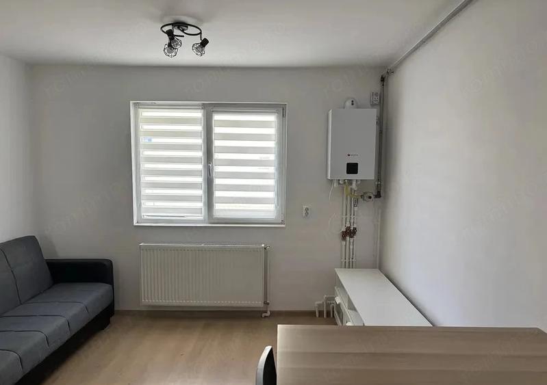 Garsonieră decomandată în Central