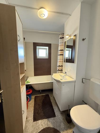 Apartament cu 2 camere semidecomandat, mobilat în Dâmbovița