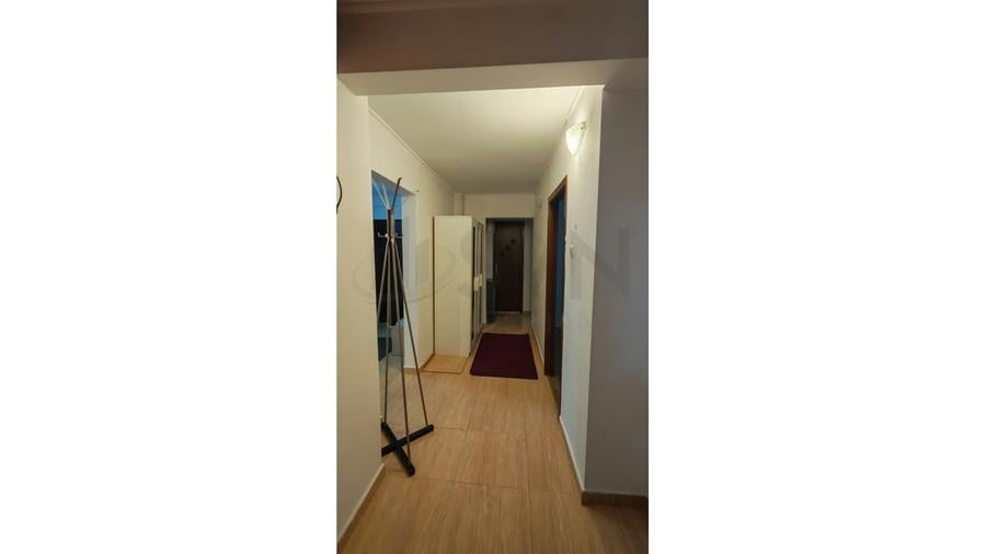 Apartament cu 4 camere decomandat, mobilat în P-ța Alba Iulia
