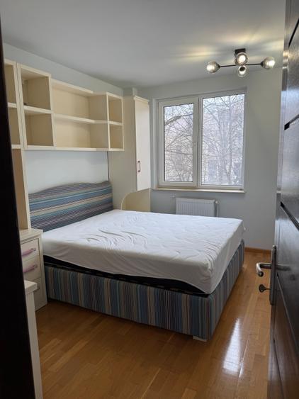 Apartament cu 3 camere decomandat în Cazino