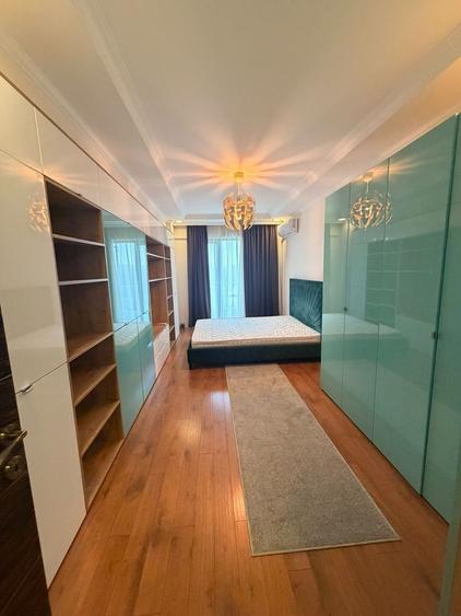 Apartament cu 3 camere semidecomandat, mobilat în Pipera