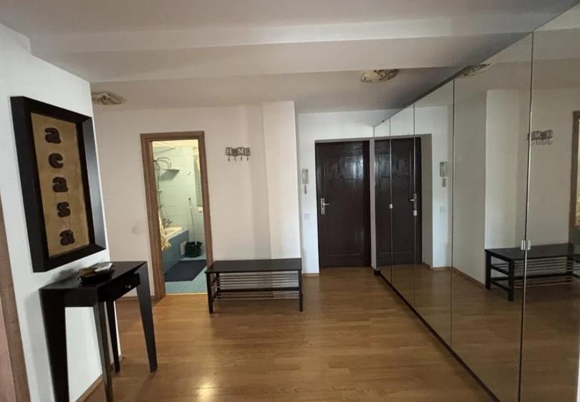 Apartament cu 2 camere decomandat în Păcii