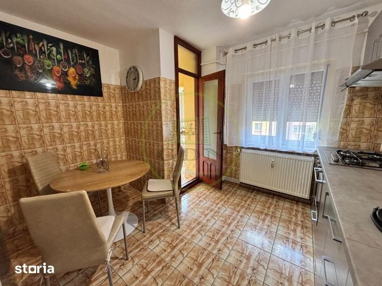 Apartament cu 3 camere decomandat în George Enescu