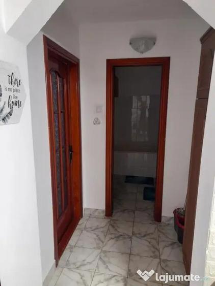 Apartament cu 3 camere decomandat în Burdujeni